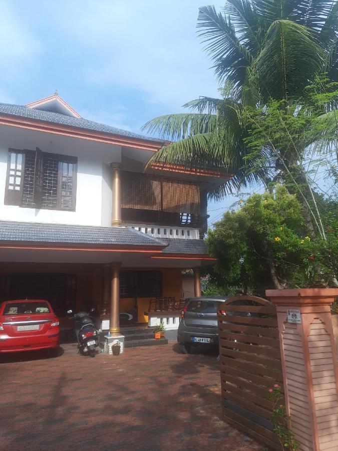 Navendu Homestay Alappuzha Bagian luar foto