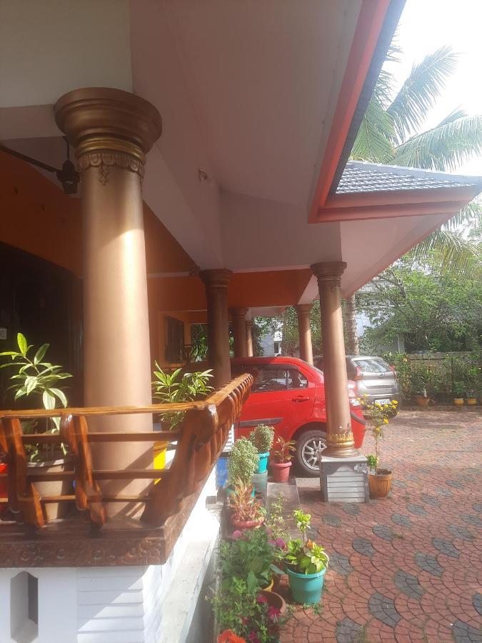 Navendu Homestay Alappuzha Bagian luar foto